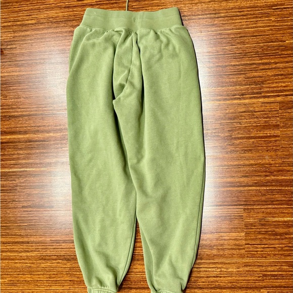 Nike joggers in sage green size small EUC - Picture 4 of 4